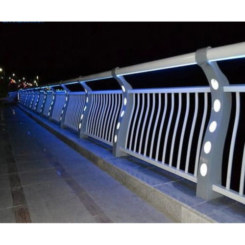 湖南道路護欄制作在市政工程中的重要性及技術應用